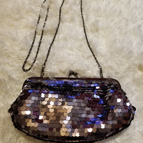 Forever 21 Sasha silver sequins evening bag. - Picture 3 of 10